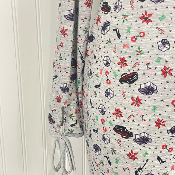 Savage X Fenty 'Tis The Savage Christmas Onesie Pjs Long Sleeve M LikeNew Unisex - Picture 5 of 12